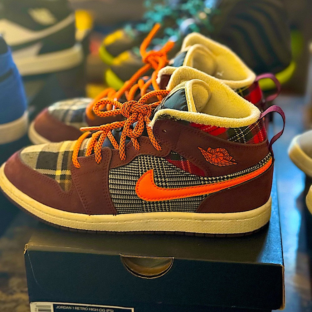 Air Jordan 1 Mid SE ‘Plaid’ in a size 3Y